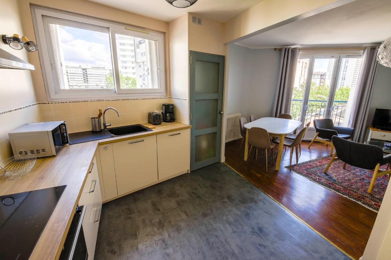 Appartement Rousseau - Centre Ville 5 Minutes Gare Тур Екстер'єр фото