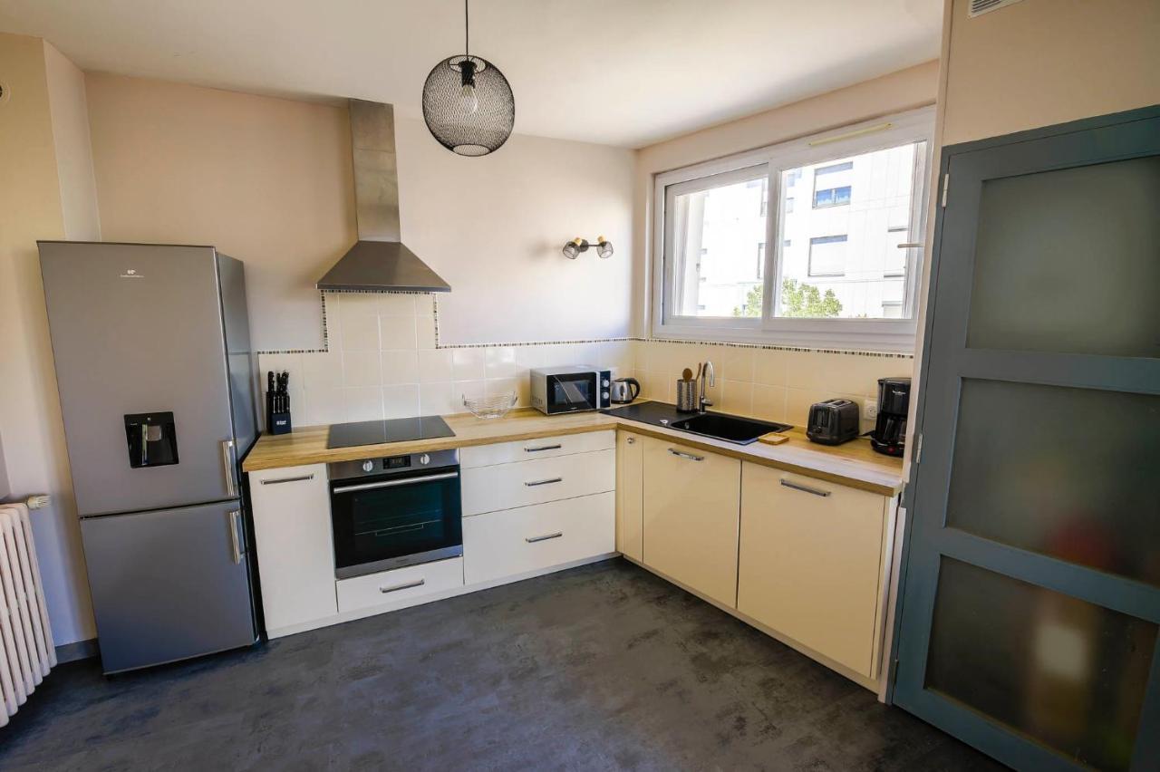 Appartement Rousseau - Centre Ville 5 Minutes Gare Тур Екстер'єр фото